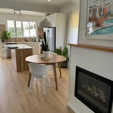 Luxury Magnolia Bungalow Hastings Exterior photo