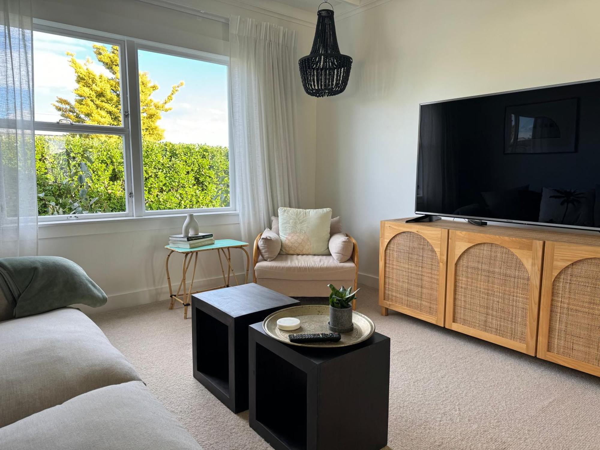 Luxury Magnolia Holiday home Hastings